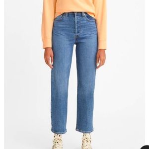 Levi’s woman’s ultra high rise ribcage straight jeans color summer slide size 29